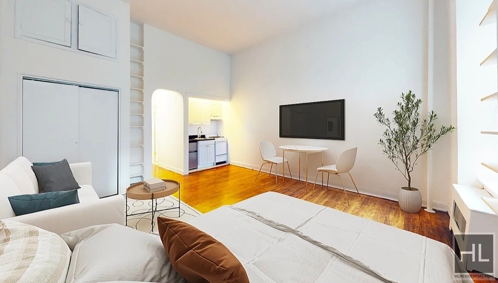 East 65 Street - Photo 11