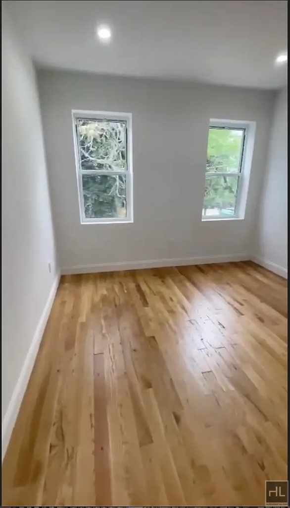 East 96 Street - Photo 11