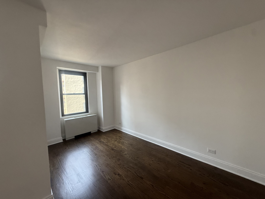 240 East 82nd Street - Photo 5