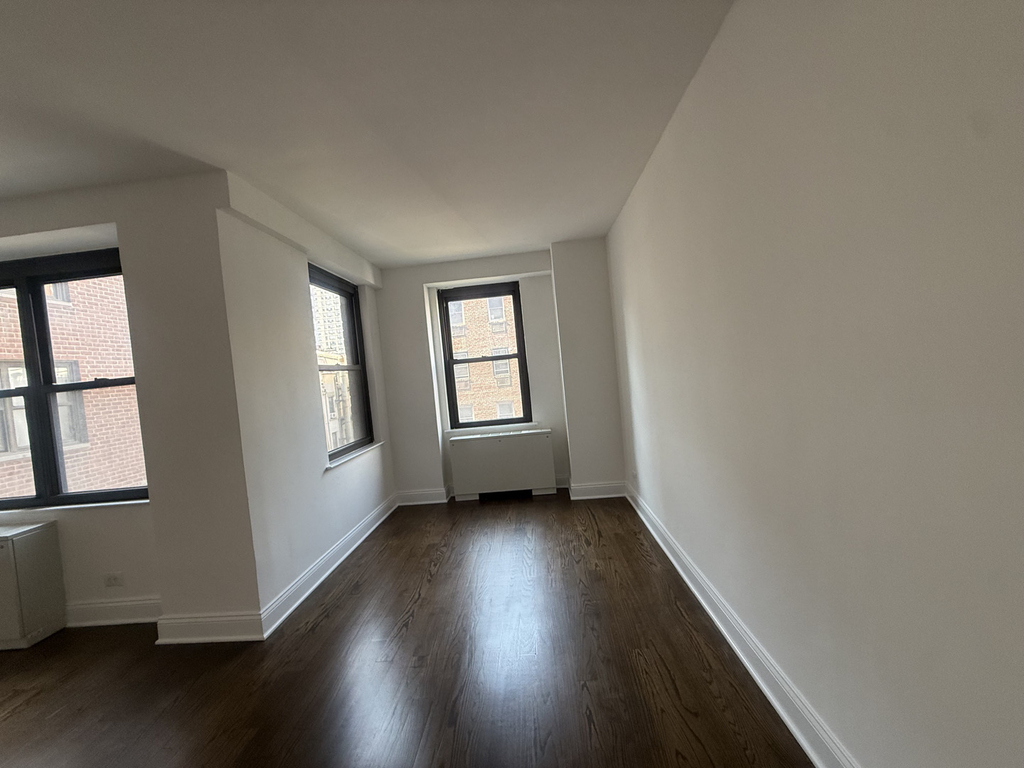 240 East 82nd Street - Photo 7