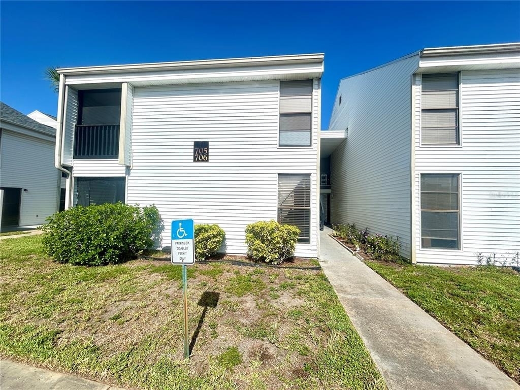 705 Haven Place - Photo 0