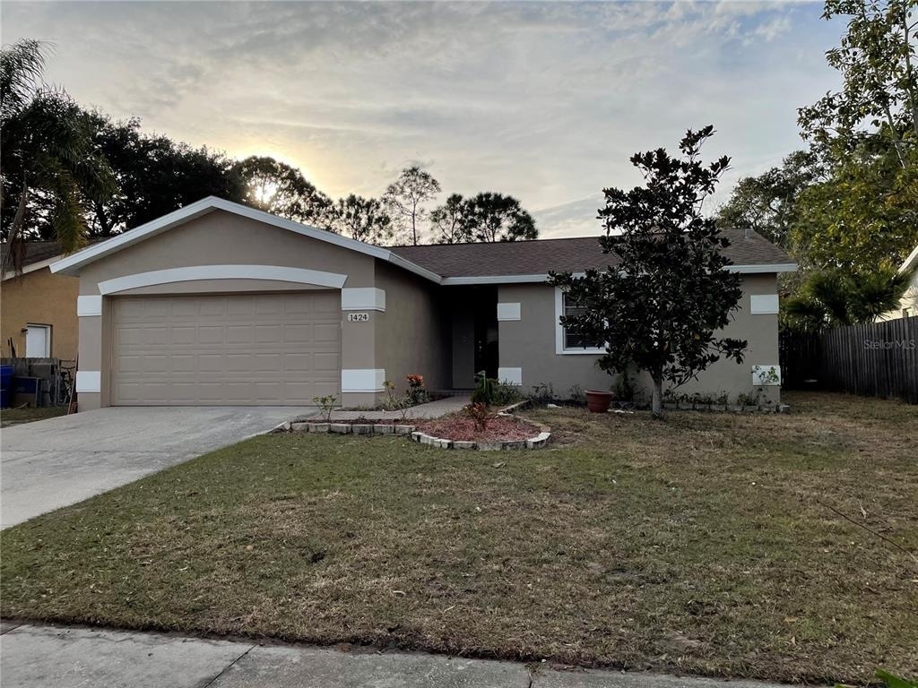 1424 Chesterfield Drive - Photo 0