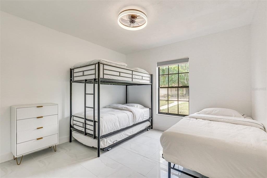920 Lakeview Drive - Photo 6