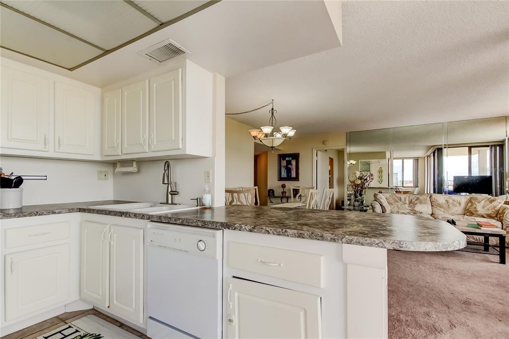 6218 Palma Del Mar Boulevard S - Photo 4
