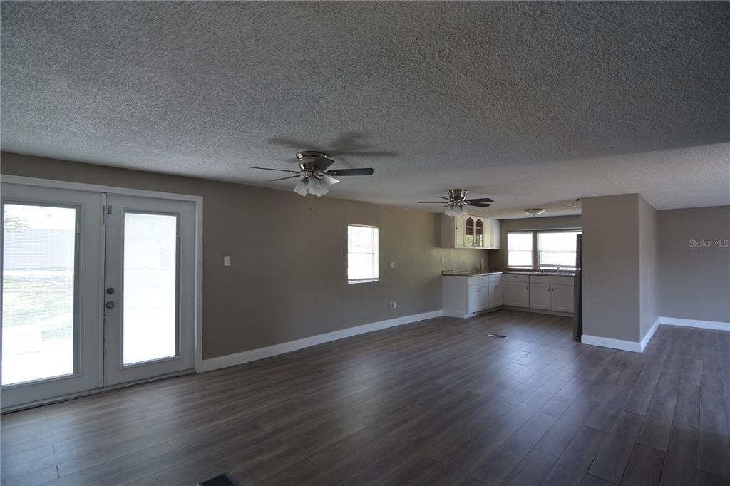 17524 Medley Avenue - Photo 13