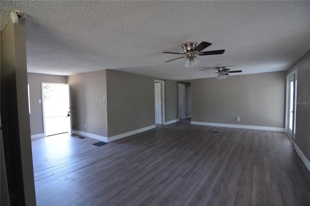 17524 Medley Avenue - Photo 18