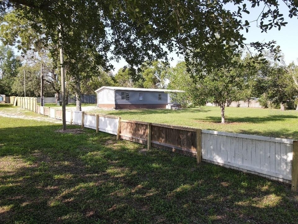 17524 Medley Avenue - Photo 0