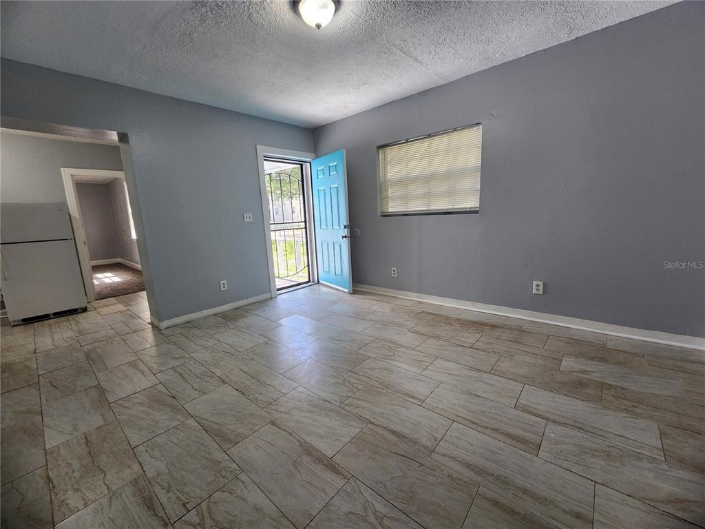 1512 W 31st Street - Photo 2