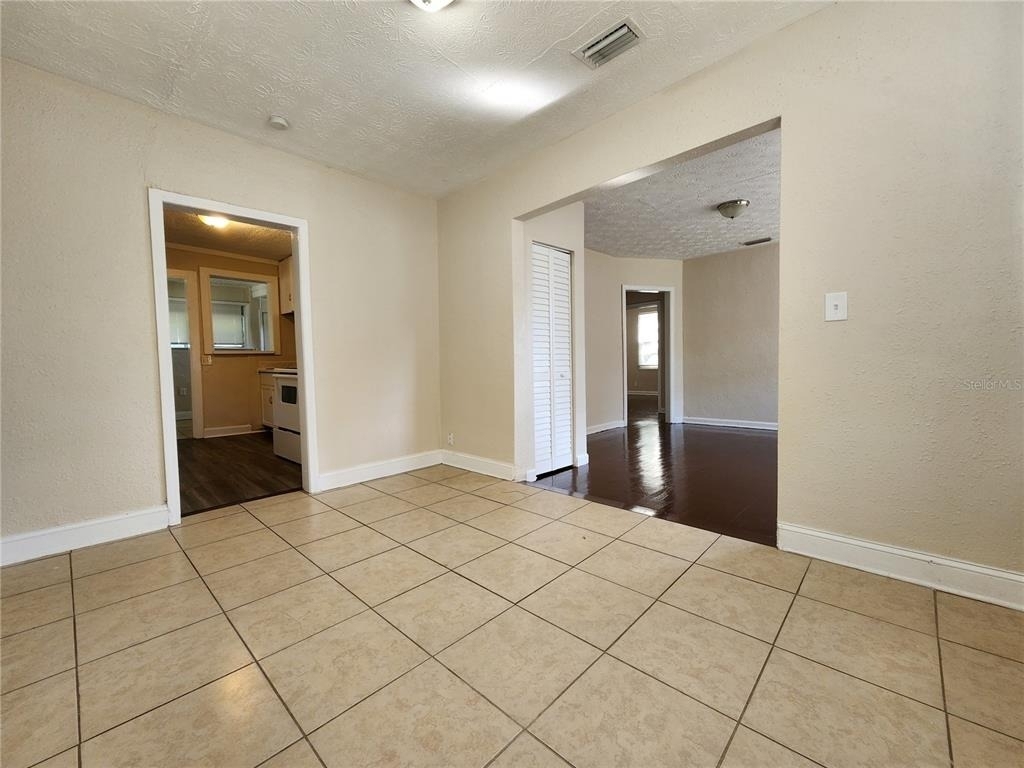 1525 W 9th Street - Photo 2