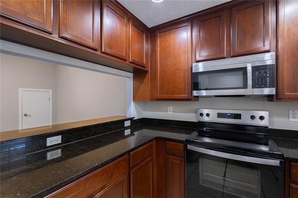 10956 Brickside Court - Photo 7