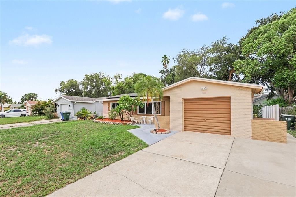 1520 Simmons Drive - Photo 1