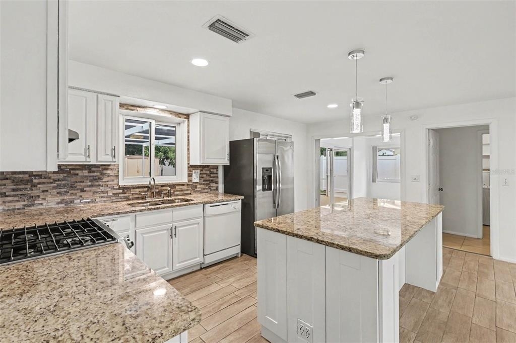 1520 Simmons Drive - Photo 5