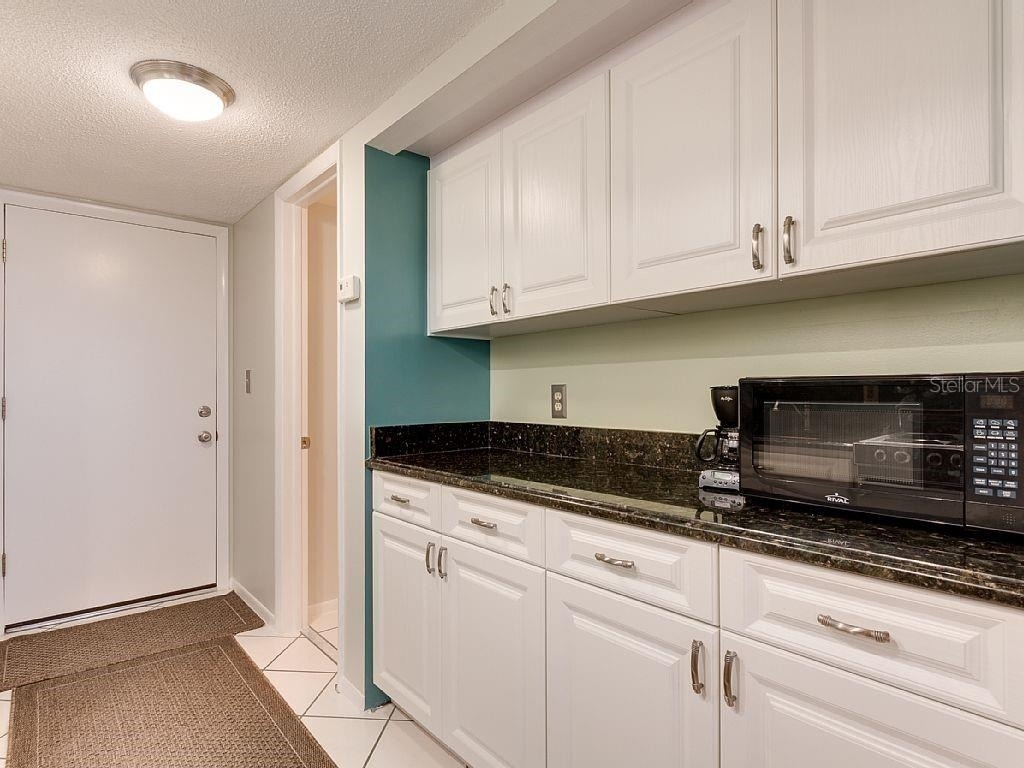 4725 Cove Circle - Photo 3