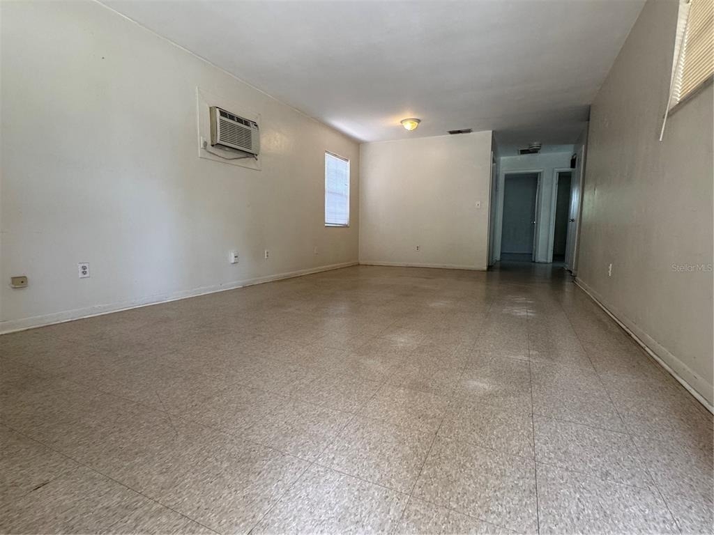 1421 Noble Place - Photo 3