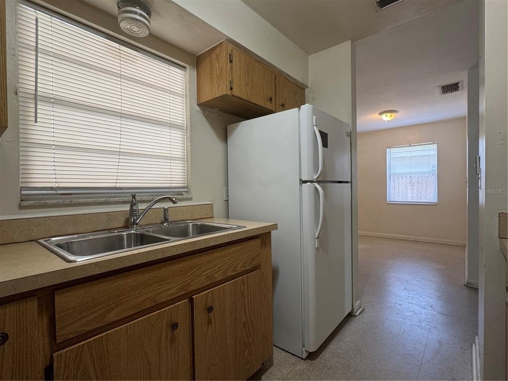 1421 Noble Place - Photo 6