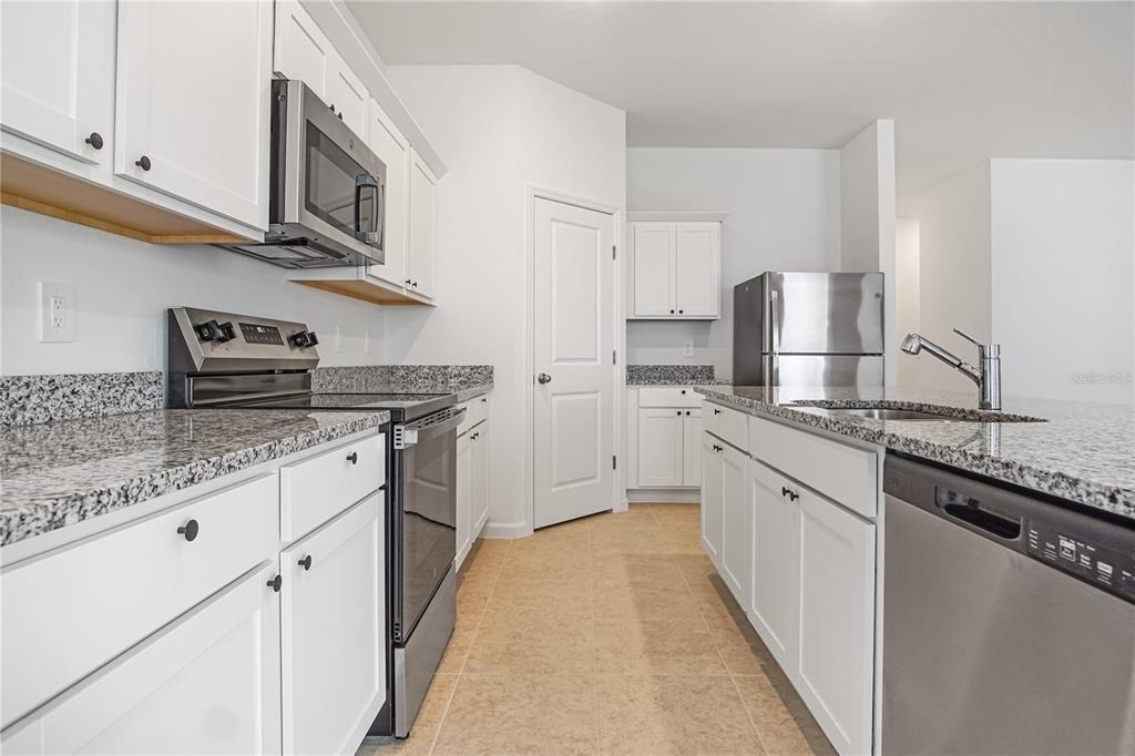 3008 Daffodil Drive - Photo 6