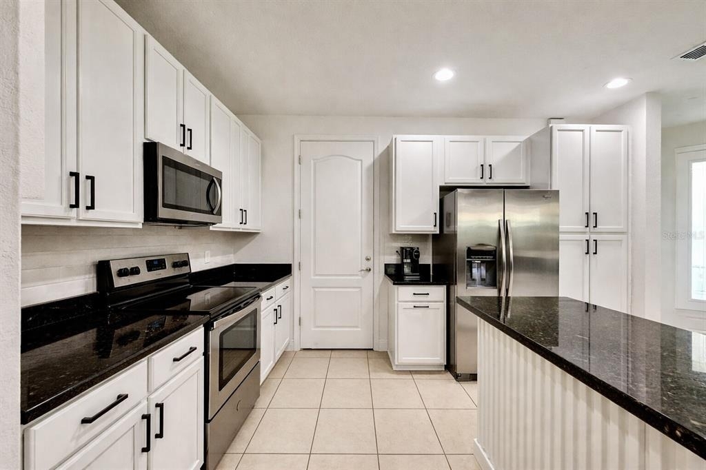 8458 Kelsall Drive - Photo 8