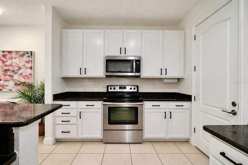 8458 Kelsall Drive - Photo 6
