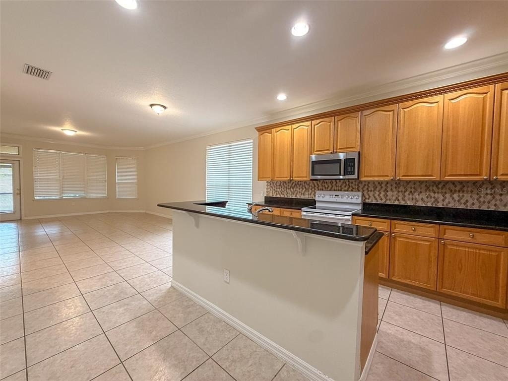 12947 Runswick Avenue - Photo 9