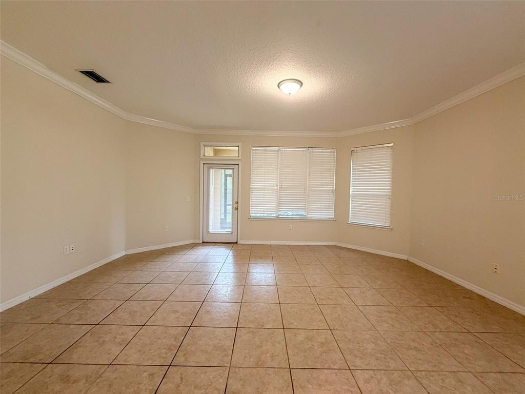 12947 Runswick Avenue - Photo 15