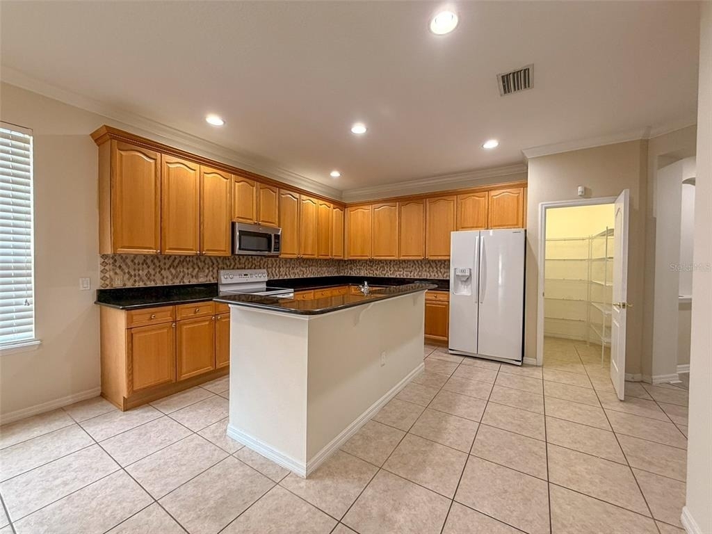 12947 Runswick Avenue - Photo 7