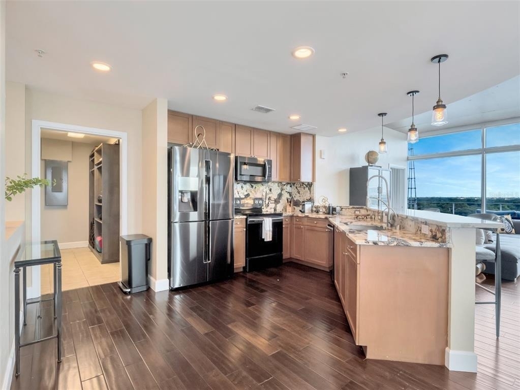 525 E Jackson Street - Photo 18