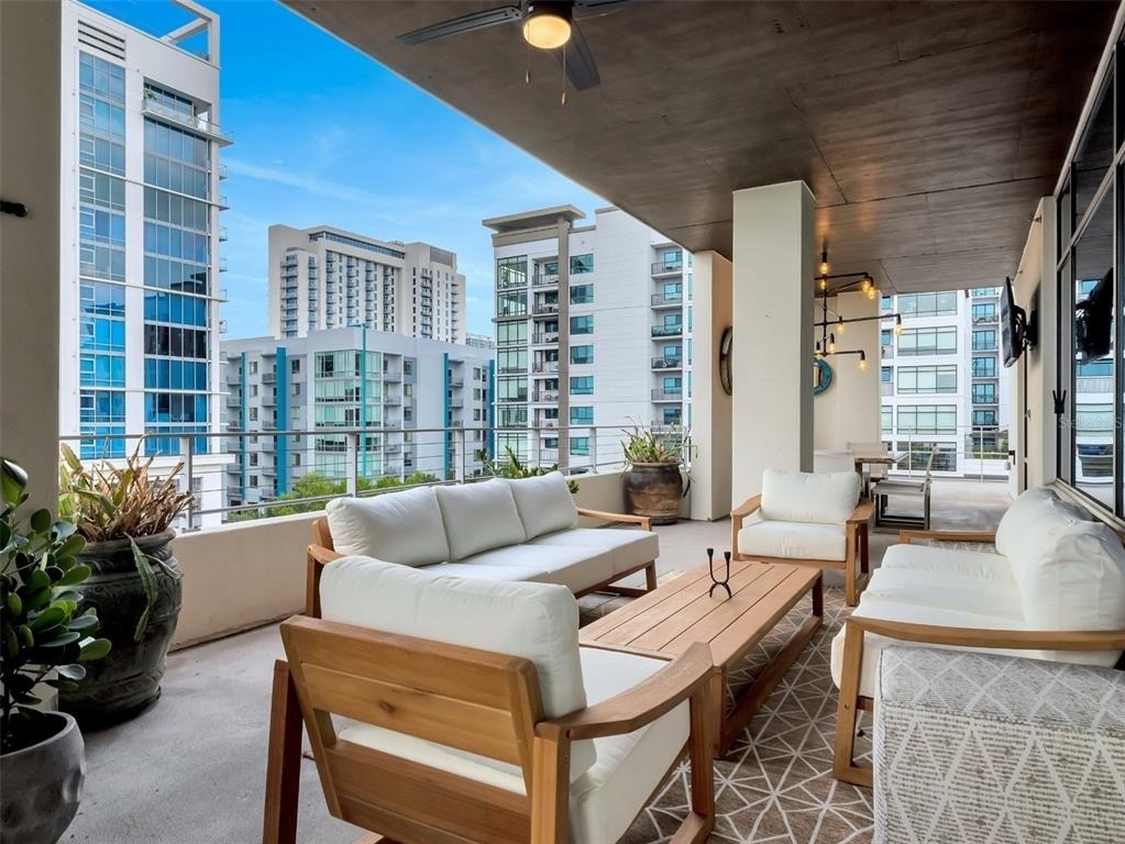 525 E Jackson Street - Photo 35