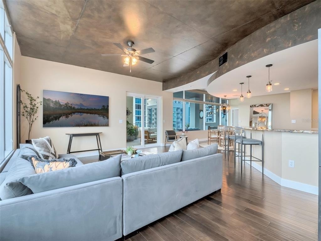 525 E Jackson Street - Photo 9