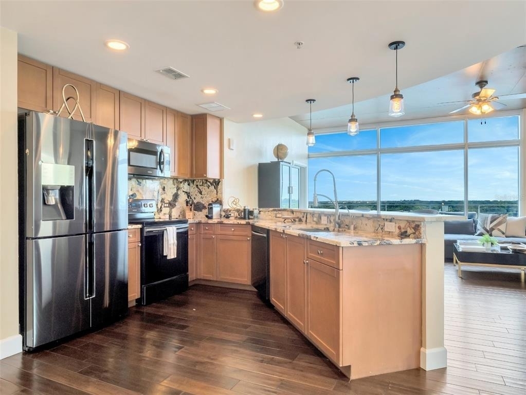 525 E Jackson Street - Photo 11