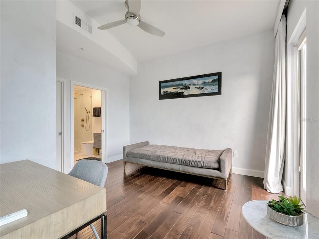 525 E Jackson Street - Photo 25