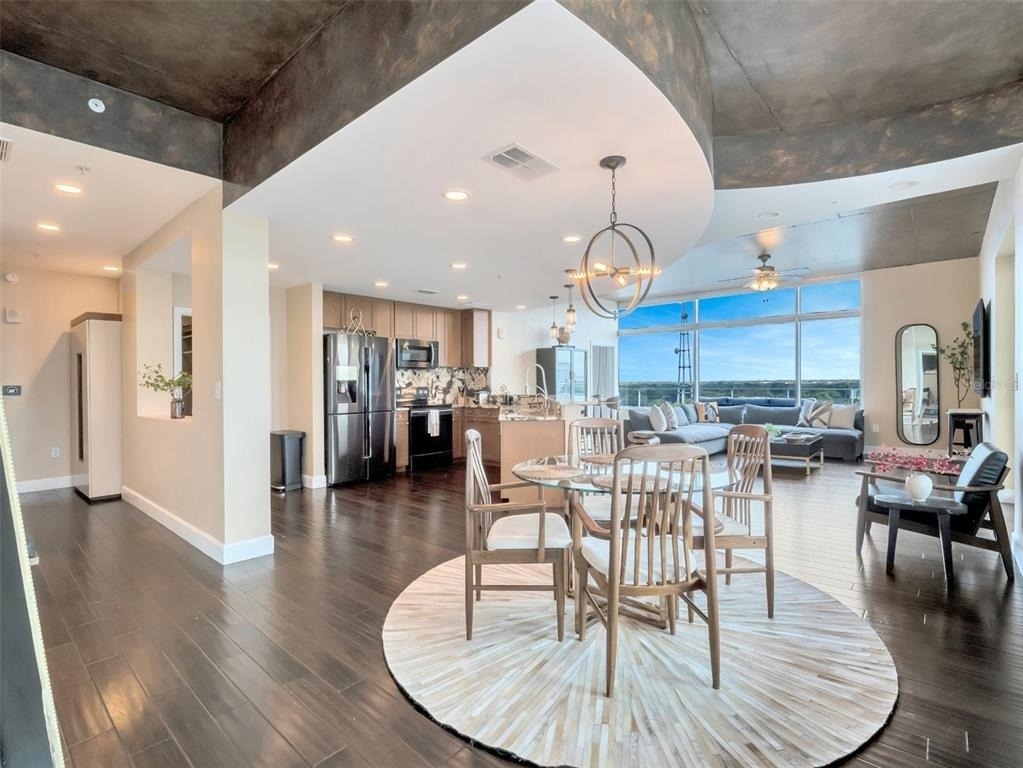 525 E Jackson Street - Photo 8