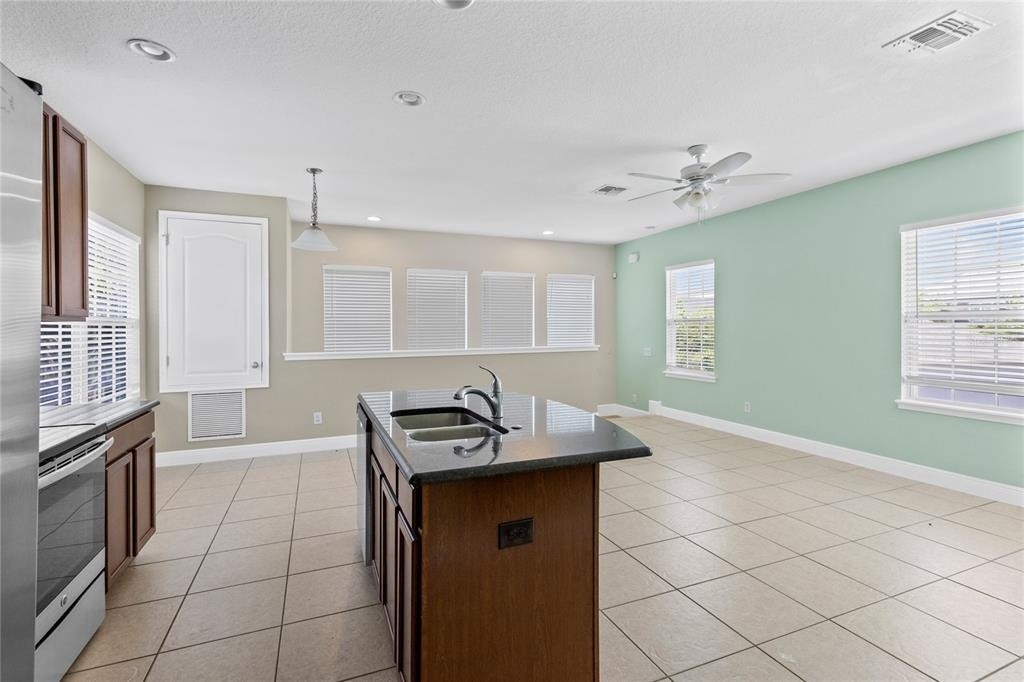 8455 Laureate Boulevard - Photo 9
