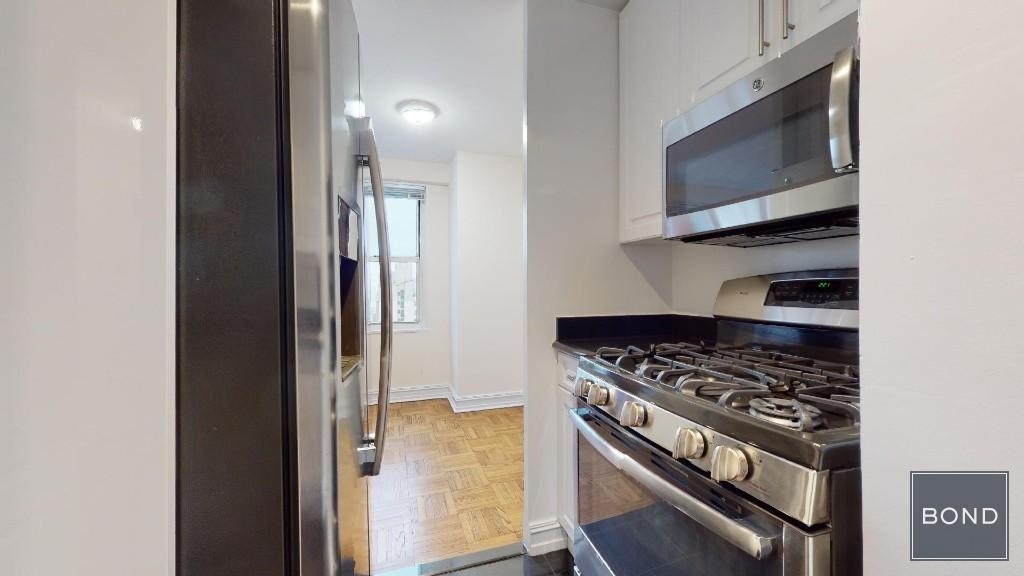 888 8th Avenue - Photo 3