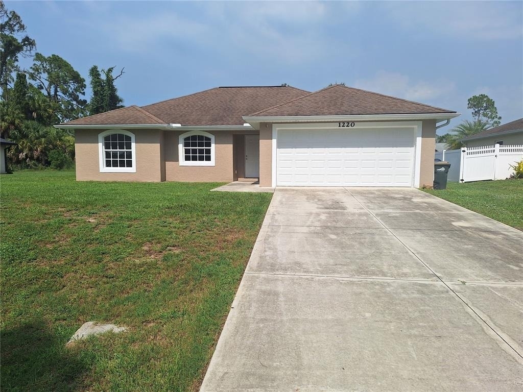 1220 Waycross Street - Photo 0