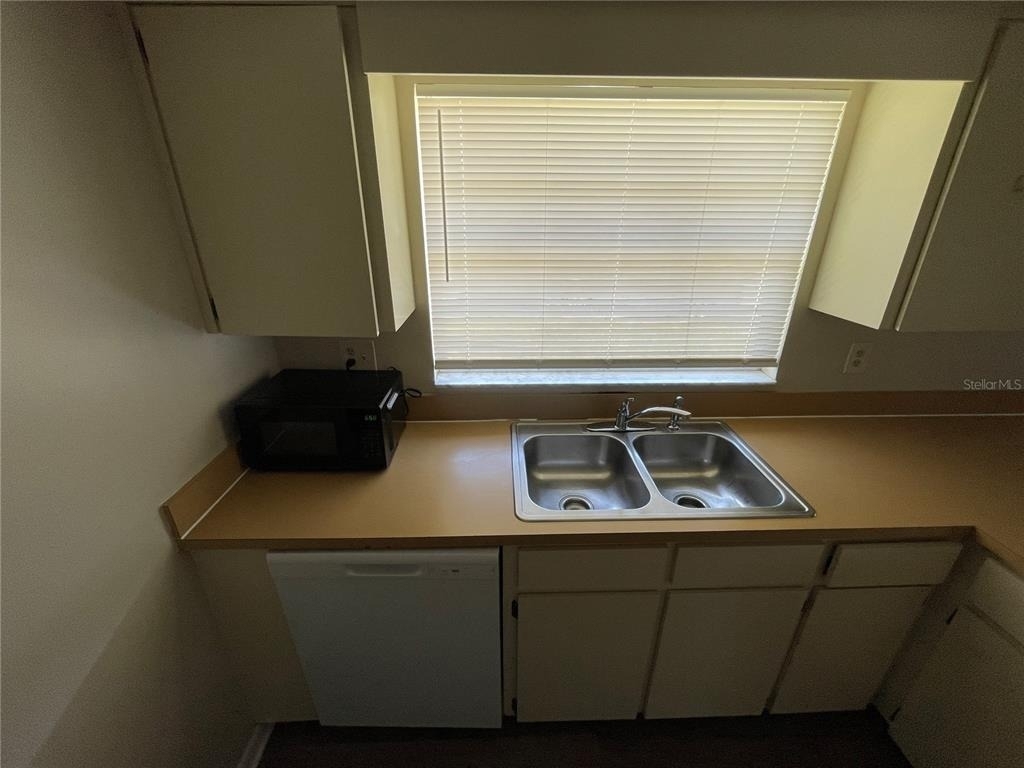 750 Zella Lane - Photo 5