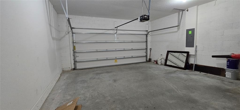 15660 Merlin Avenue - Photo 10