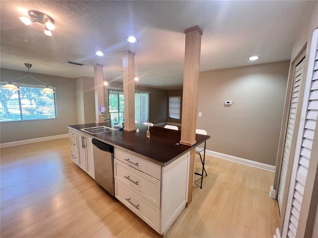 302 Palm Coast Parkway Ne - Photo 2