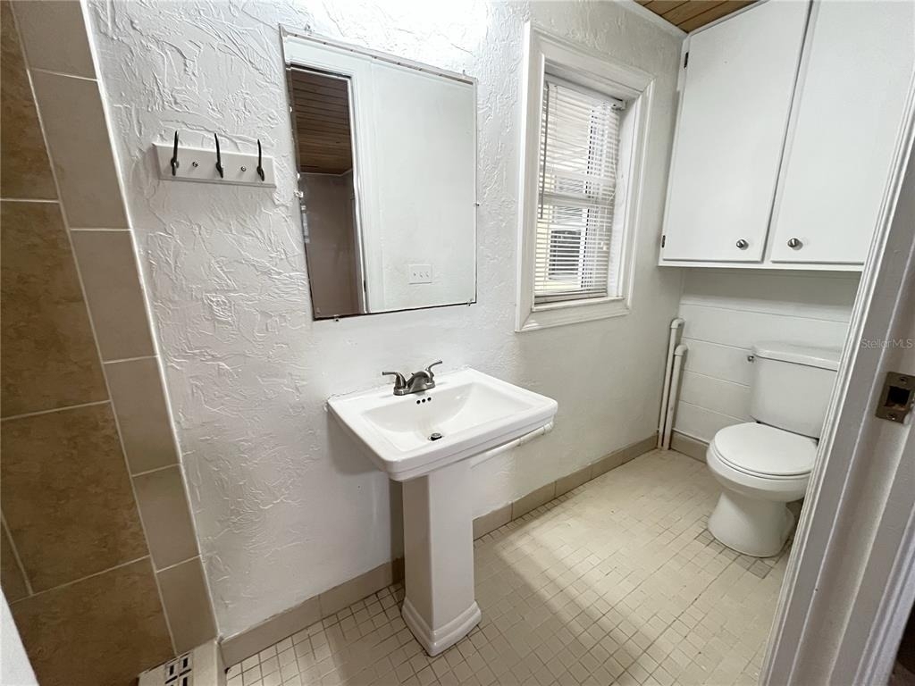 712 67th Avenue W - Photo 10