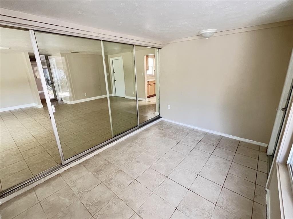 712 67th Avenue W - Photo 4
