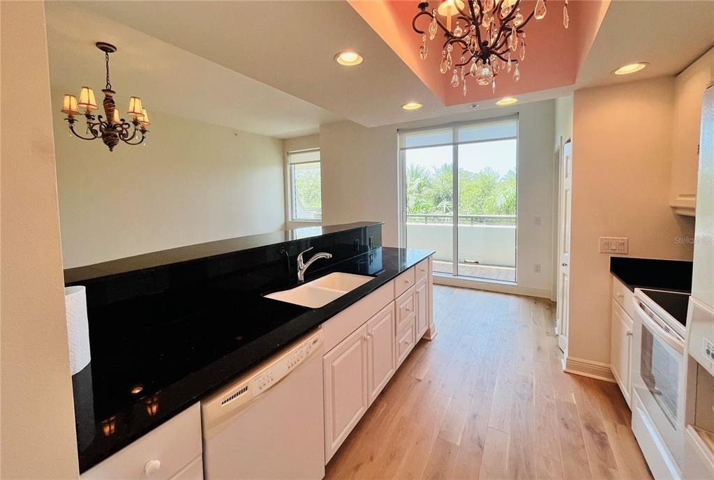 800 N Tamiami Trail - Photo 4