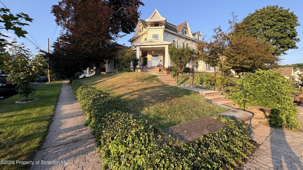 1702 Penn Avenue - Photo 0