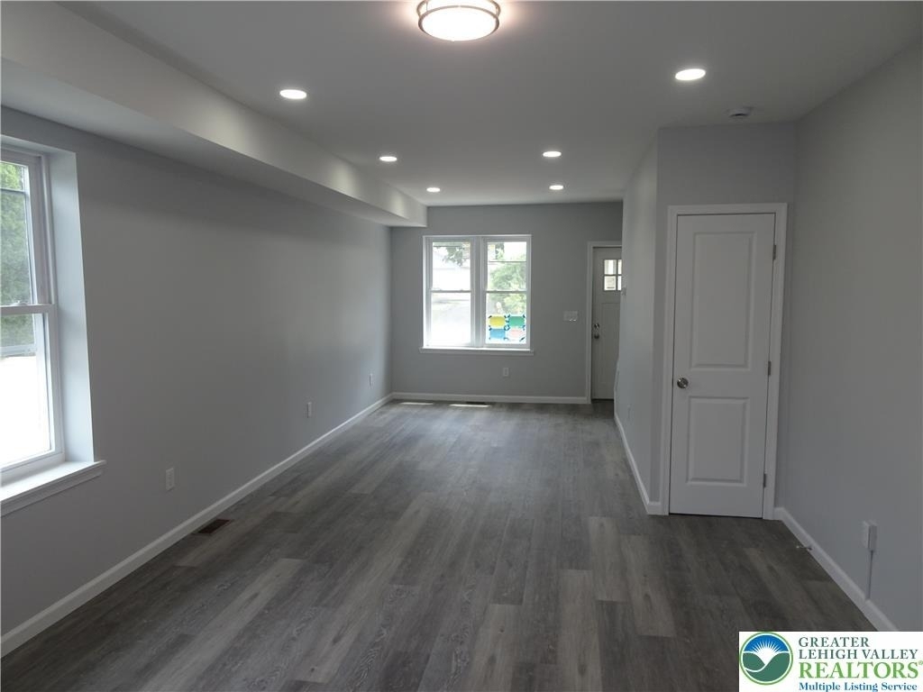 1535 E 7th Street - Photo 1
