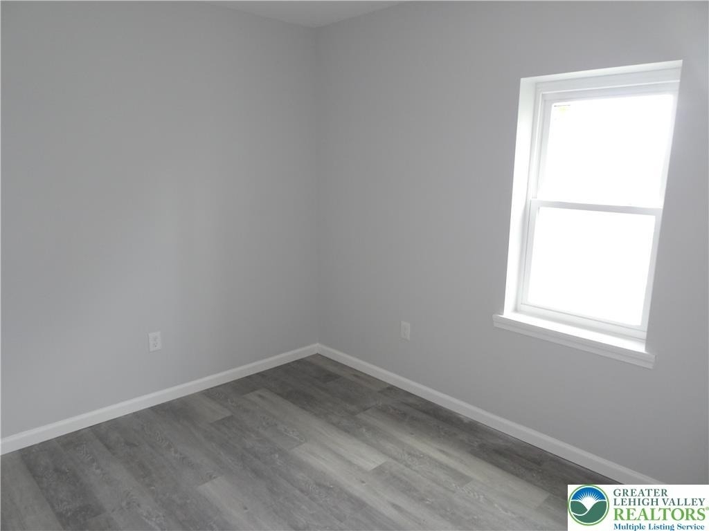 1535 E 7th Street - Photo 10