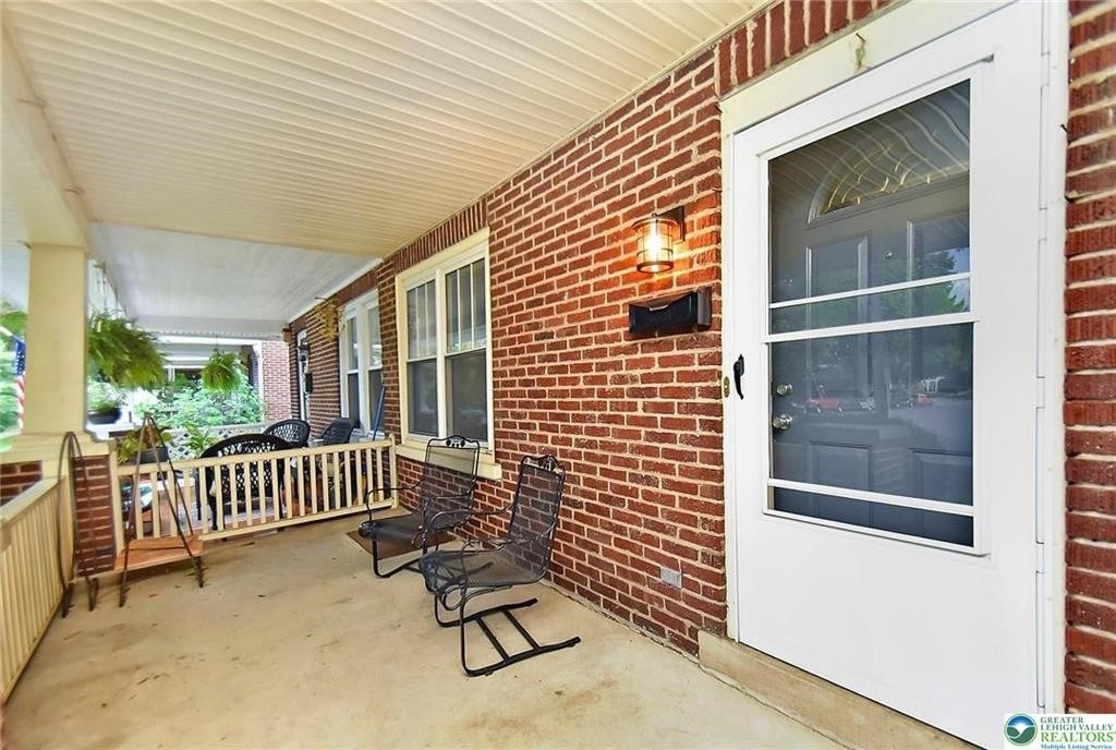1140 N New Street - Photo 1