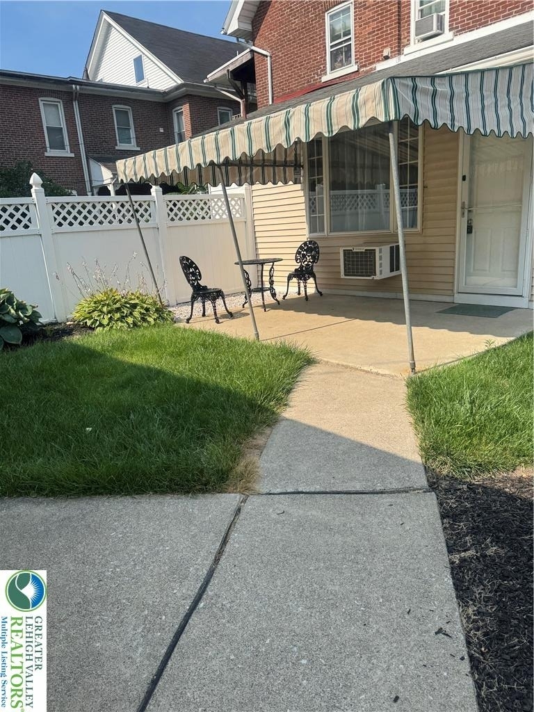 748 High Street - Photo 0
