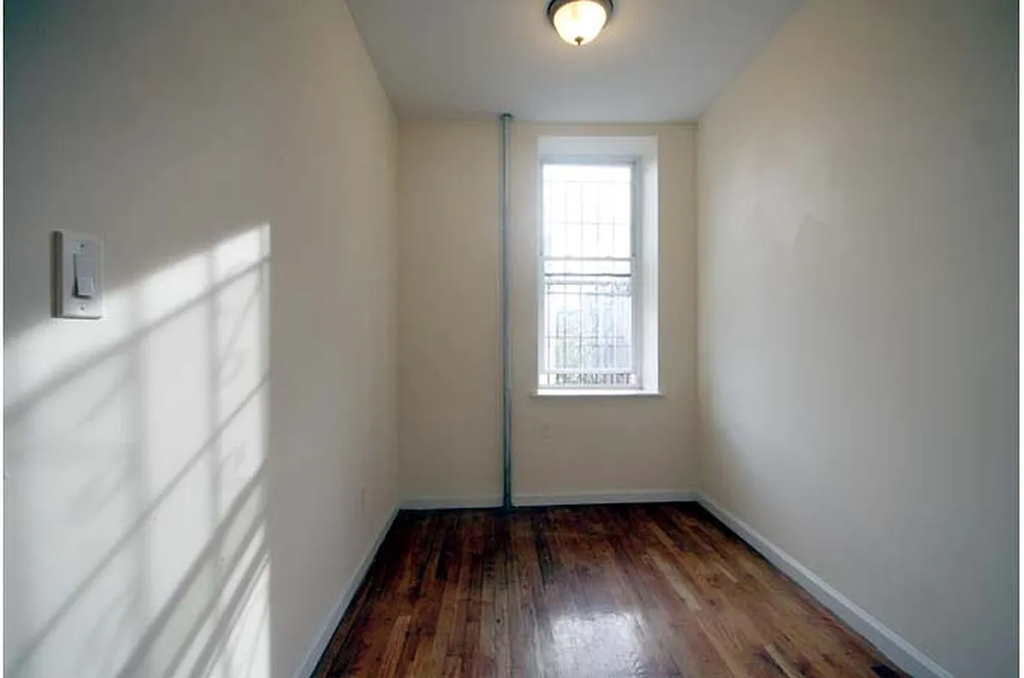East 12th Street - Photo 3