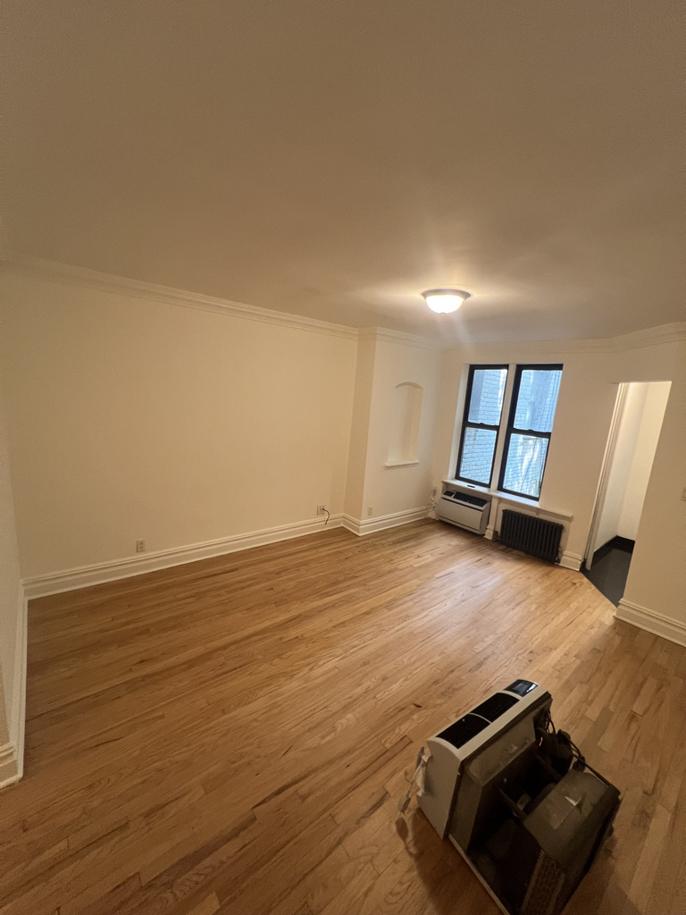  East 46th Street - Photo 2