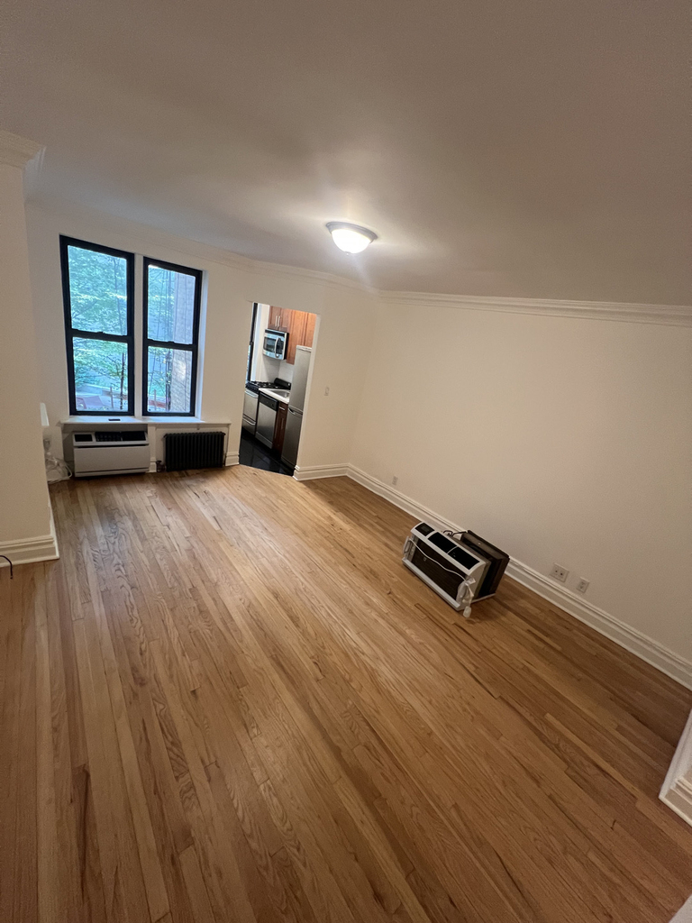  East 46th Street - Photo 1