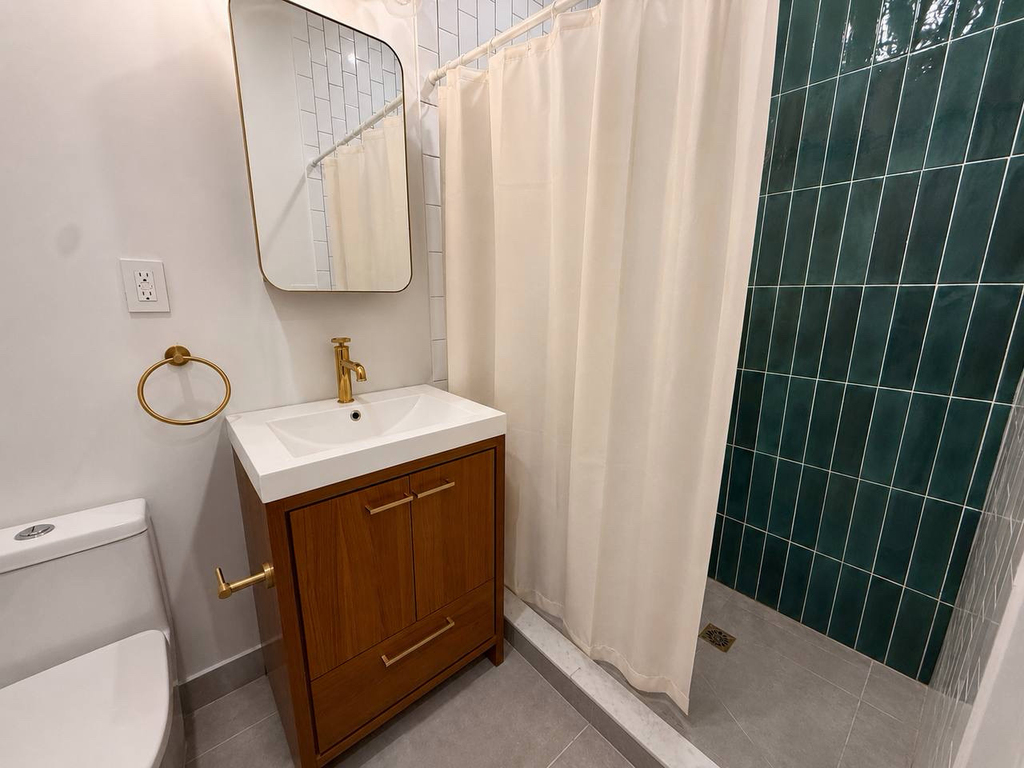 727 Knickerbocker Avenue - Photo 9