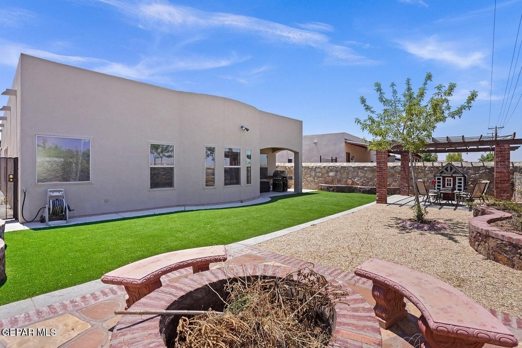 3749 Loma Adriana - Photo 26